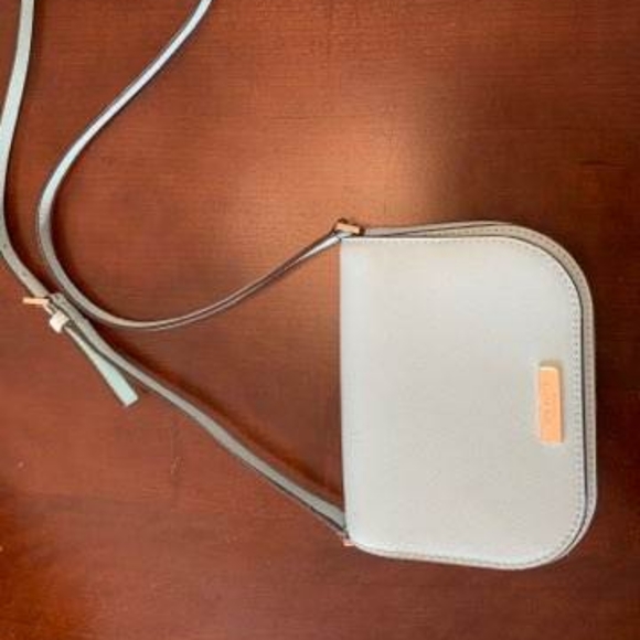 kate spade Handbags - 🎉Kate spade mini crossbody bag,  w/gold hardware